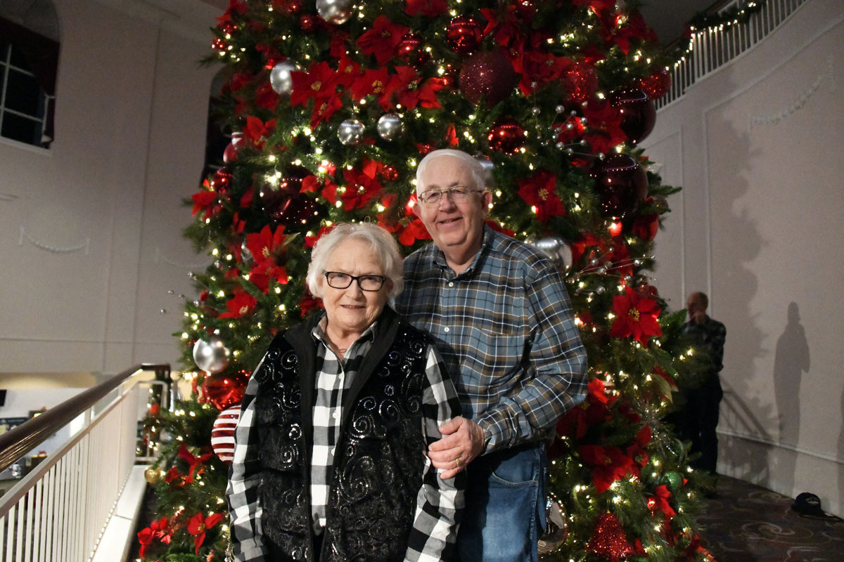 099 Gloria and Larry Joy.jpg